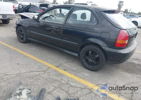 1996 Honda Civic Dx z USA, uszkodzony, nr VIN 2HGEJ6448TH124456